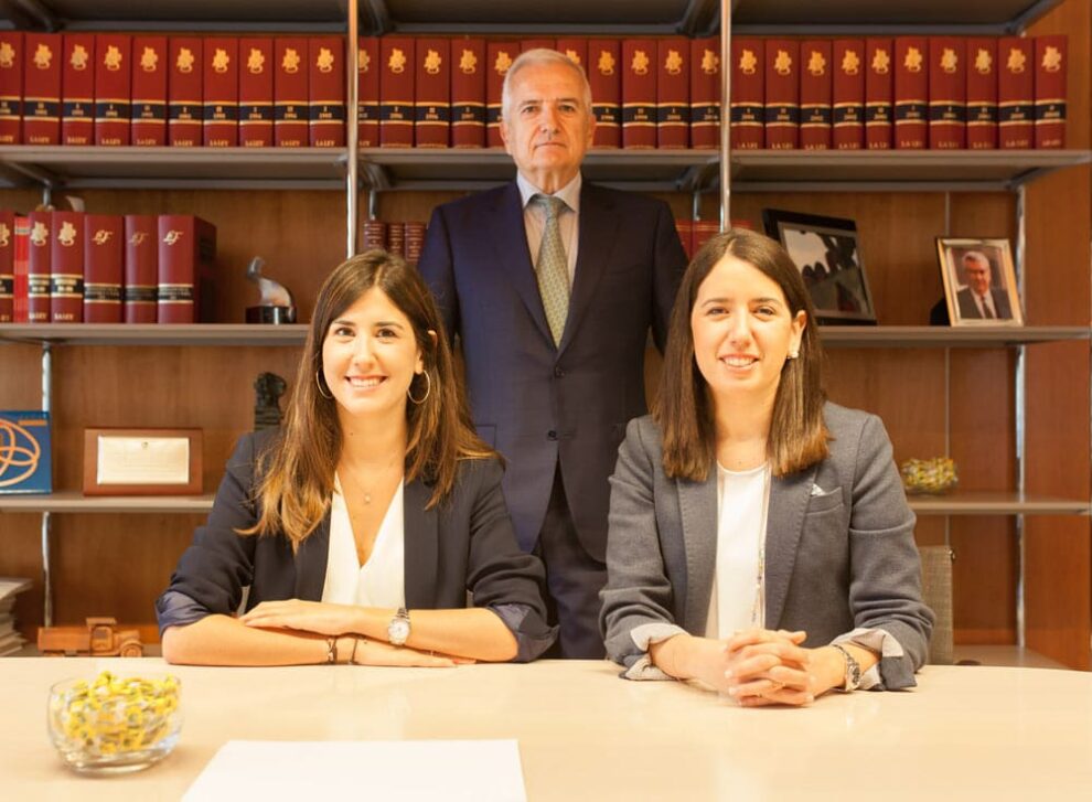 Silvia Casanovas, Martí Casanovas i Laura Casanovas en el despatx