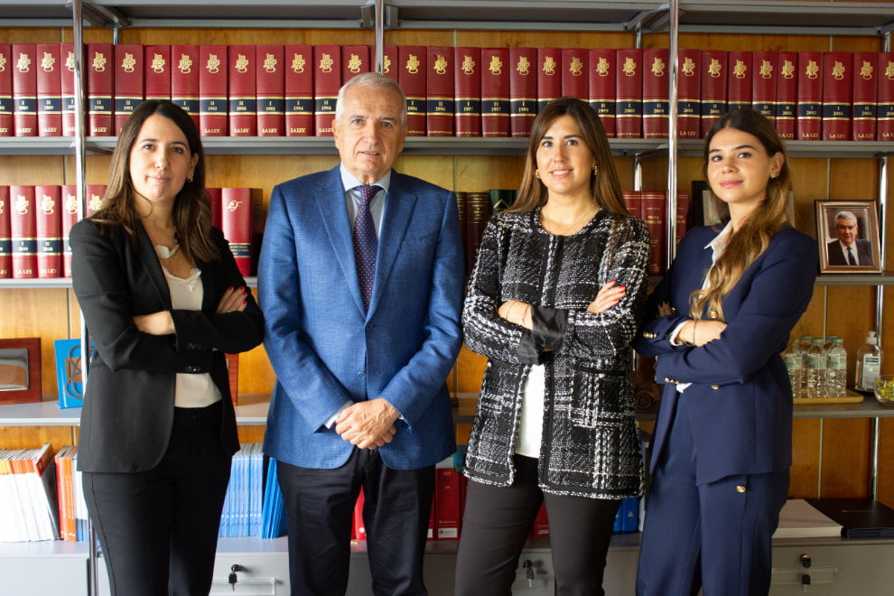 Laura Casanovas, Martí Casanovas, Silvia Casanovas i Montserrat Casanovas a l'oficina